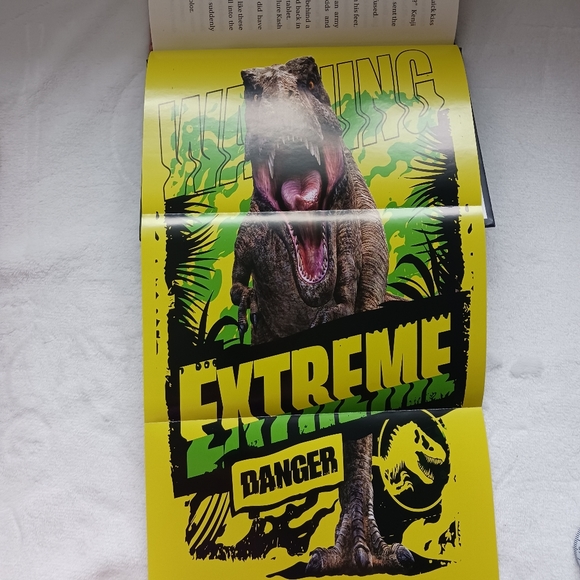 "Jurassic World Camp Cretaceous": Volume Four - The Deluxe Junior Novelization - Picture 12 of 16